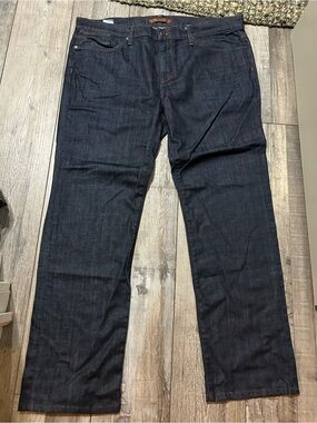 Joe's Jeans Men’s Dark Blue Relaxed Straight Jeans “The Classic” fit